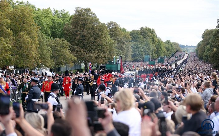 Kraliçe 2. Elizabeth için resmi cenaze töreni düzenlendi