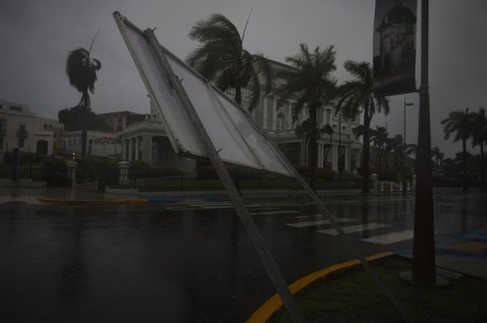 Fiona Kasırgası nedeniyle Porto Riko'nun 3'te 2'sinin elektriği kesildi