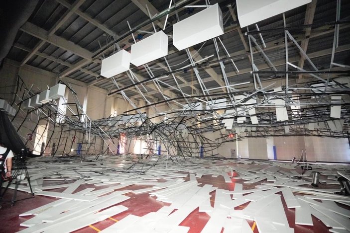Tayvan’da deprem: Spor salonunun çatısı, sporcuların üzerine çöktü