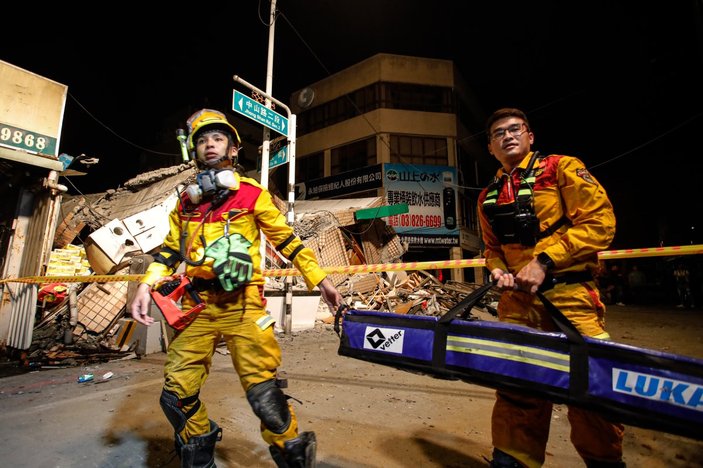 Tayvan’da deprem: Spor salonunun çatısı, sporcuların üzerine çöktü
