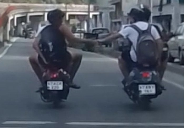 Zonguldak'ta motosikletlilerin tehlikeli yolculuğu kamerada