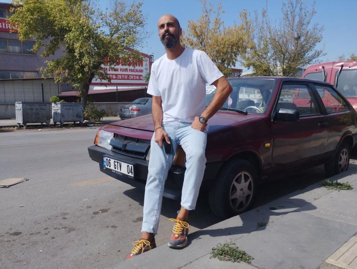 Ankara'da arabasını satışa çıkaran bir kişi karşılığında telefon istedi