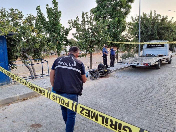 Adana’da bir genç, motosikleti ile seyir halindeyken öldürüldü