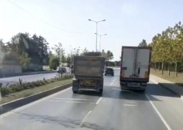 Sultangazi'de hafriyat kamyonuyla drift yaptı