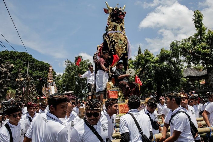 Endonezya’da Kraliyet Ailesi için ölü yakma töreni düzenlendi