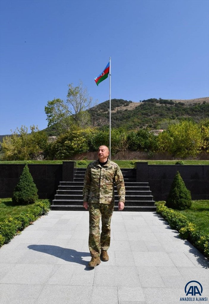Azerbaycan Cumhurbaşkanı İlham Aliyev, işgalden kurtarılan Laçın'ı ziyaret etti