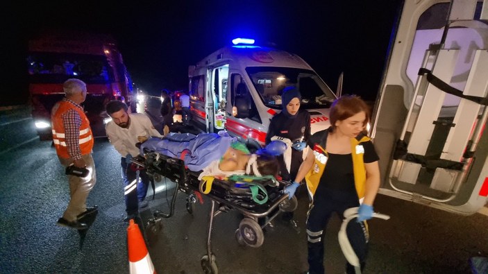 Adana’da tır pikaba arkadan çarptı: 2 ölü