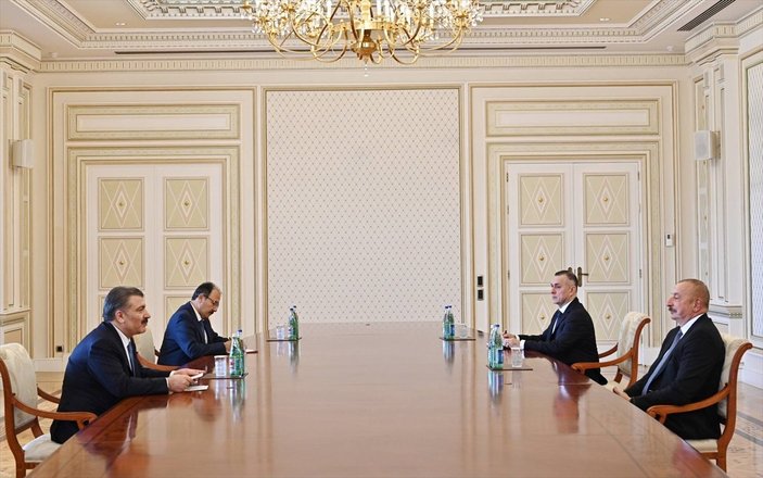 Fahrettin Koca, Azerbaycan Cumhurbaşkanı Aliyev ile görüştü