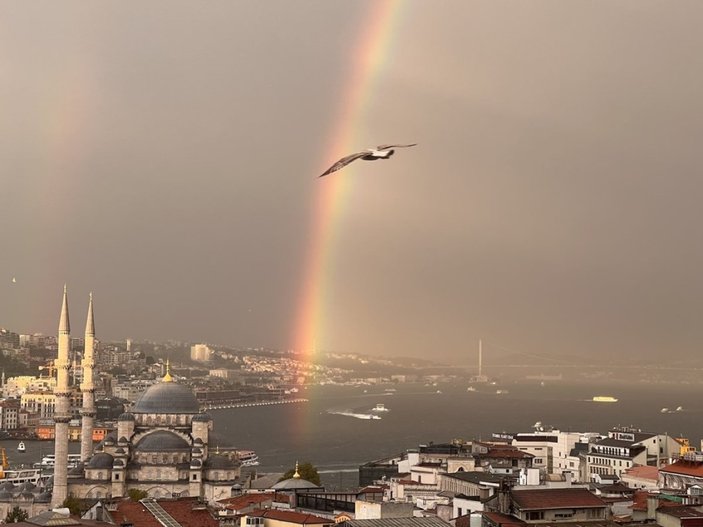 İstanbul'da gökkuşağı
