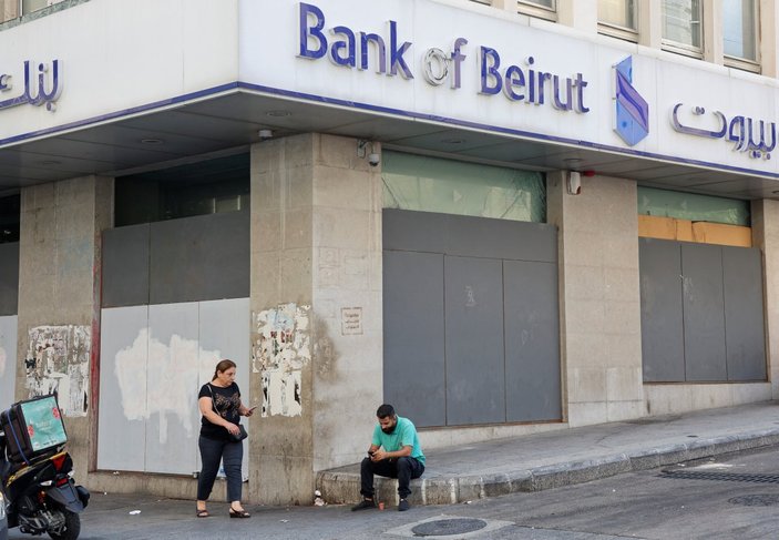 Lübnan'da baskınlar nedeniyle bankalar kapalı kalmaya devam edecek