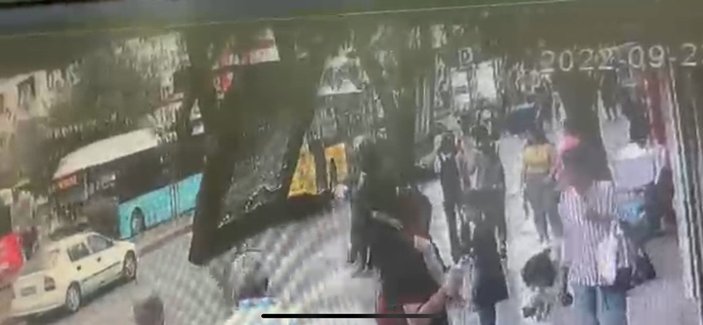 Diyarbakır'da otobüsün kapısına kıyafeti sıkışan kadın hayatını kaybetti