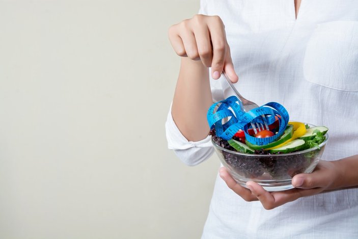 Kilo vermeye engel olan 5 bilinçsiz yeme alışkanlığı