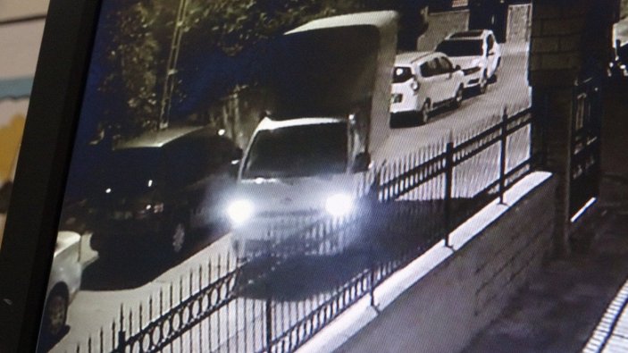 Pendik'teki hırsızların kamyonet çalma mücadelesi kamerada