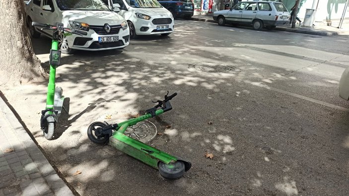 Eskişehir'de sokaklara atılan kiralık scooterlara tepki