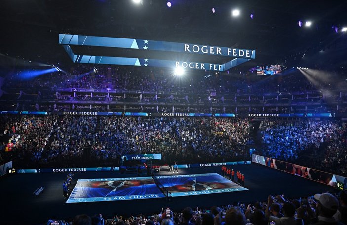 Tenisin efsane ismi Roger Federer kortlara veda etti