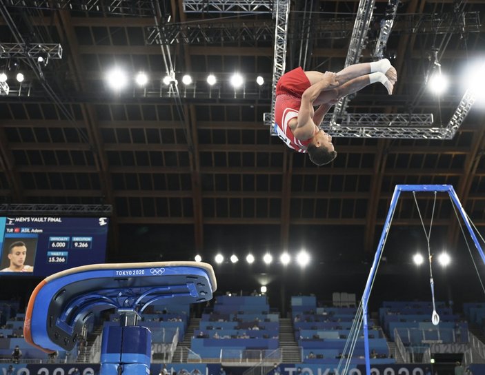 Adem Asil'den Artistik Cimnastik Dünya Challenge Kupası'nda ikinci altın madalya