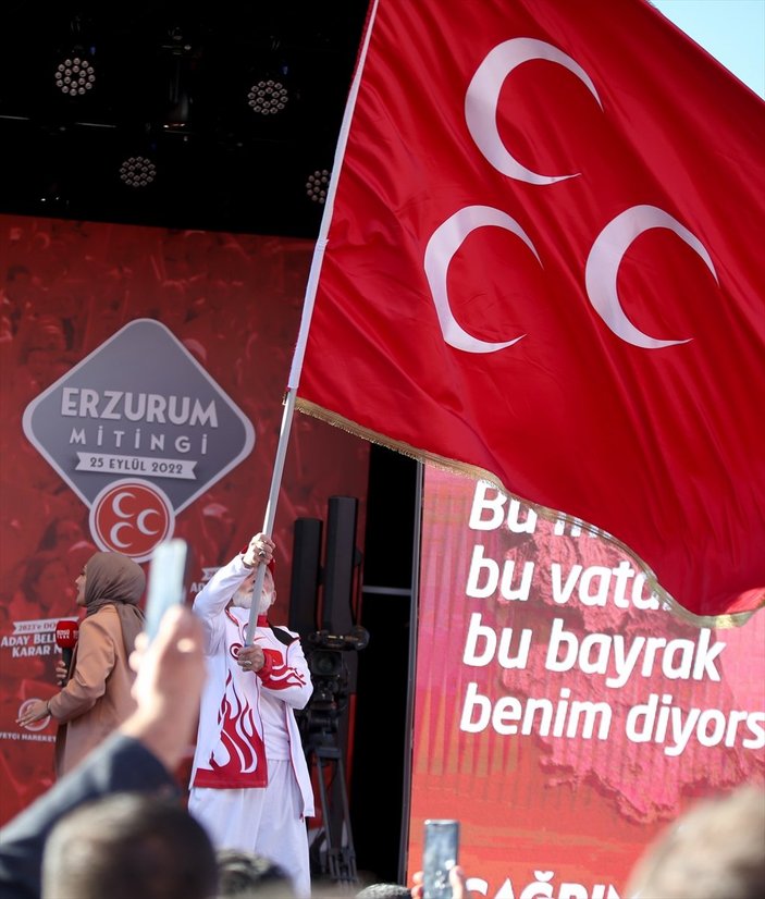 Devlet Bahçeli, Kılıçdaroğlu'nun Demirtaş afişi önündeki pozuna tepki gösterdi