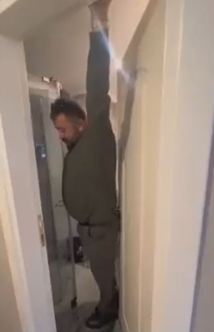 Ordu'da 'mimarlık harikası' banyo: Kapısı yarım açılıyor, zayıf olmayan giremiyor