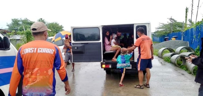 Filipinler'de Noru Tayfunu alarmı: 8 bin 500 kişi tahliye edildi