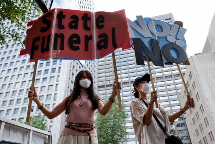 Japonya’da protesto edilen cenaze töreni yapıldı