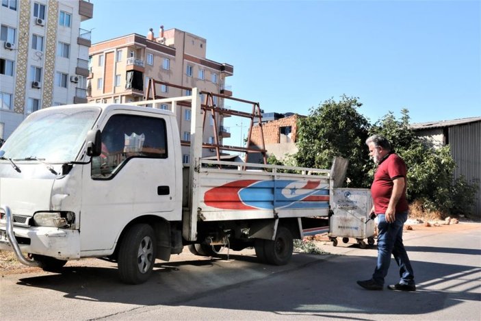 Antalya’da hırsızlar servis içindeki eşyaları çaldı