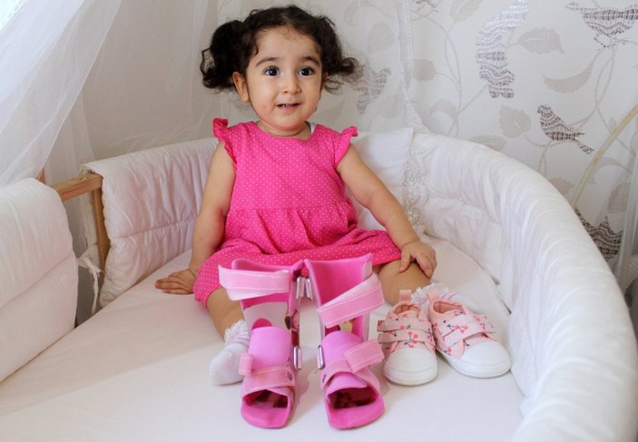 Antalya’da, SMA’lı Asel’in annesi: İstediği ayakkabıyı almak nimetmiş