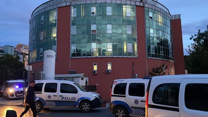 Bakırköy'de hastane önünde silahlı saldırı: 1 ölü, 2 yaralı