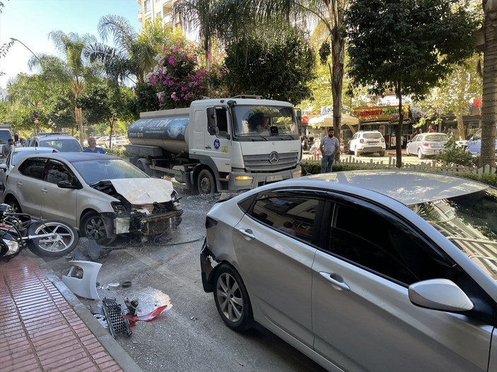 Adana’da zincirleme trafik kazası: 1 ölü