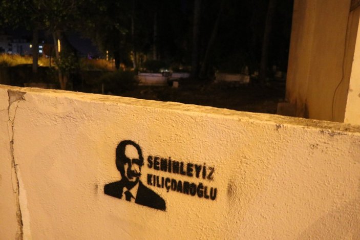 Alanya’da mezarlık duvarına Kılıçdaroğlu’nun silüeti basıldı
