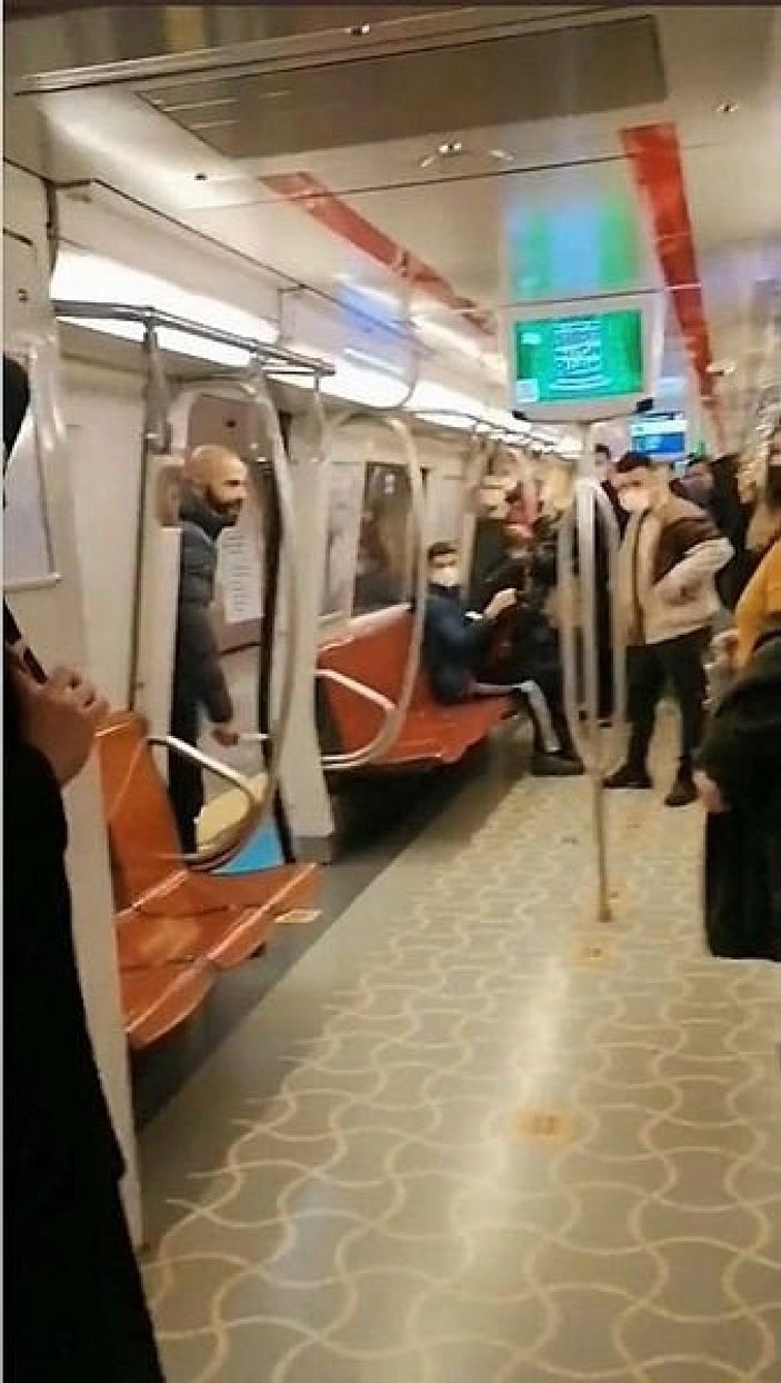 Kadıköy'de metrodaki bıçaklı saldırgana 18 yıl 3 aya kadar hapis istemi