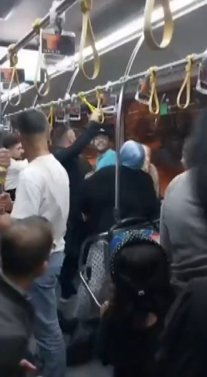 Sultanbeyli’deki yolcuların koltuk kavgası