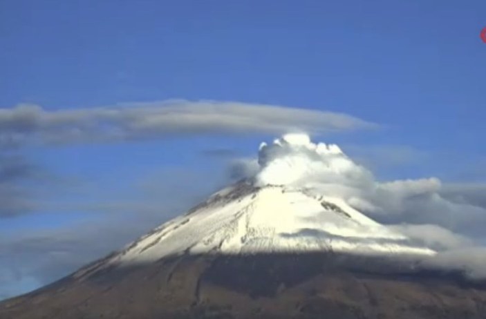 Meksika'da Popocatepetl Yanardağı’nda son 24 saatte 2 patlama