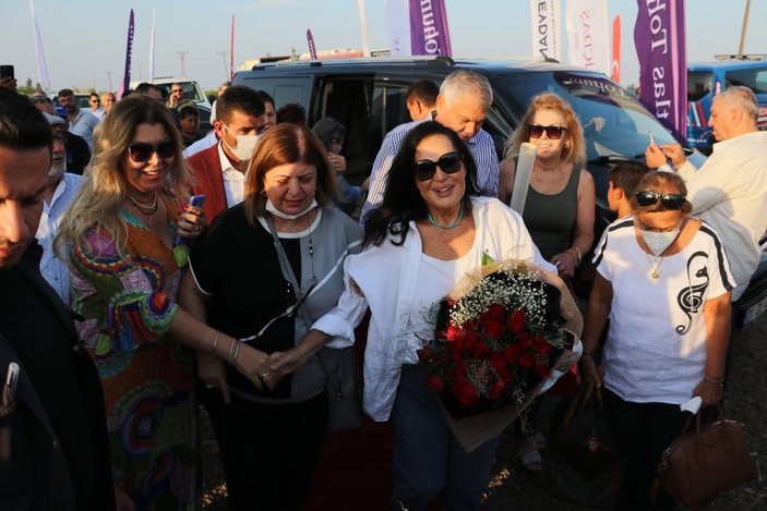 Türkan Şoray'a şok: Fatma Girik öldü, sen ölme, bak kendine