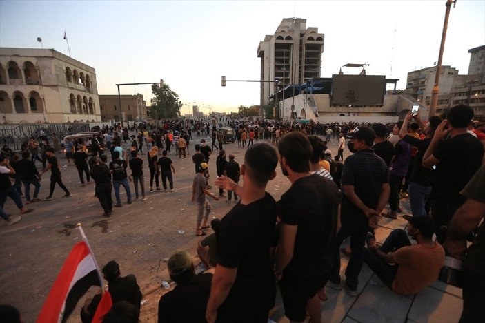 Bağdat Yeşil Bölge'de protestolar: 133 yaralı