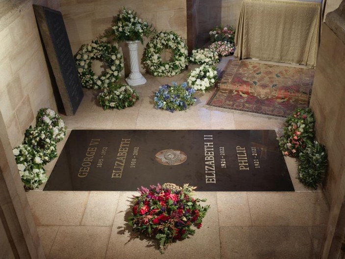 Kraliçe Elizabeth'in mezarı ziyarete açıldı