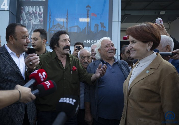 Meral Akşener, Ankara’da hal esnafını ziyaret etti