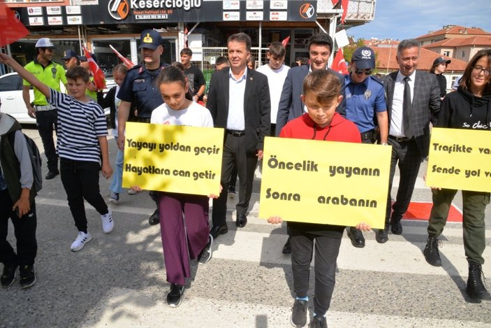 Türkiye genelinde yapılan Yayalara Öncelik Duruşu etkinliği dikkat çekti