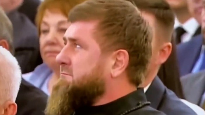 Putin konuşurken Kadirov ağladı
