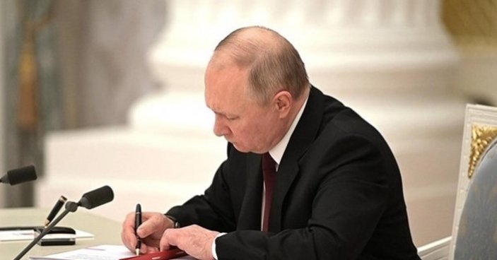 Putin kararnameyi imzaladı: Herson ve Zaporijya'nın bağımsızlıklarını tanıdı