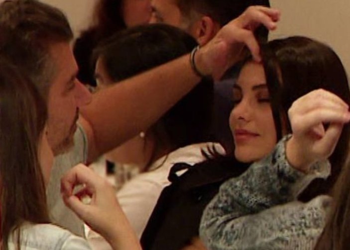 Tuvana Türkay, İzzet Antebi'nin ailesiyle tanıştı