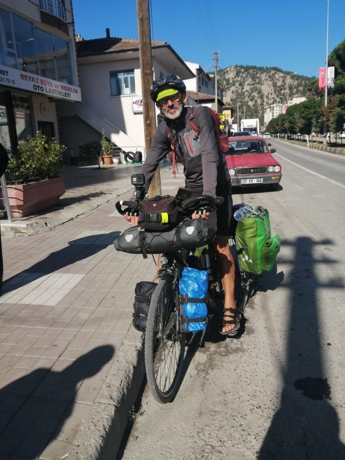 70 yaşında 3 bin kilometre pedal çevirdi, İtalya’dan Türkiye’ye geldi