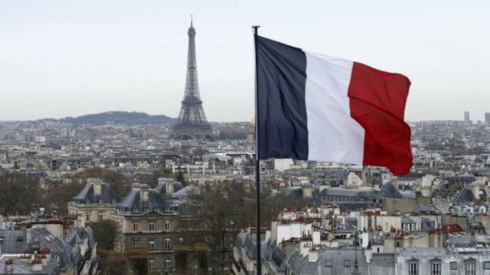 Fransa’da valinin Twitter'daki ayrımcı ifadeleri tepki çekti