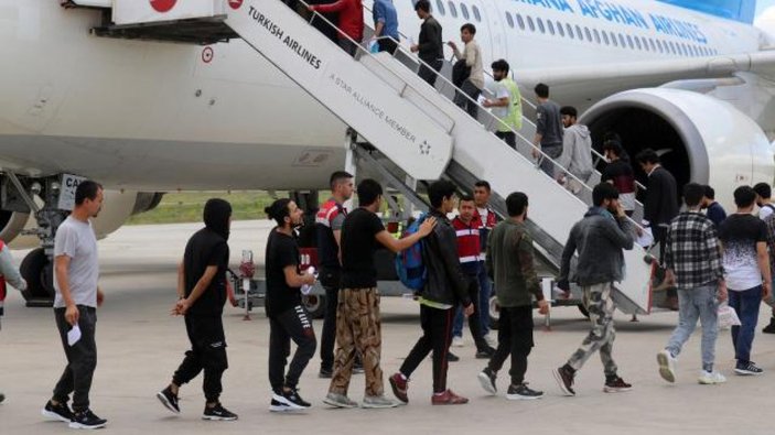 Sınır dışı edilen düzensiz göçmen sayısı açıklandı
