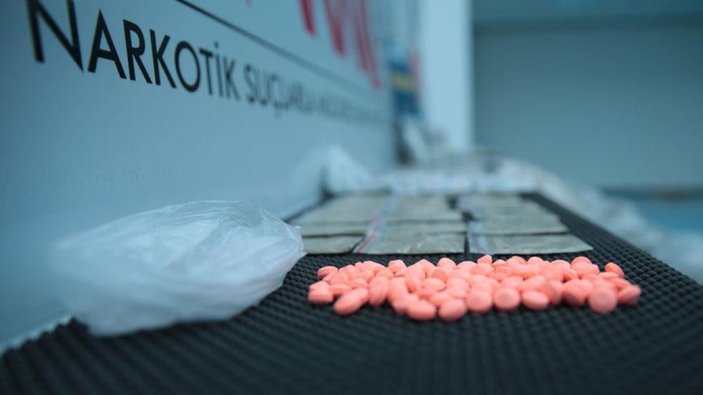 İstanbul'da 31 kilogram metamfetamin ve 13 kilogram kokain ele geçirildi
