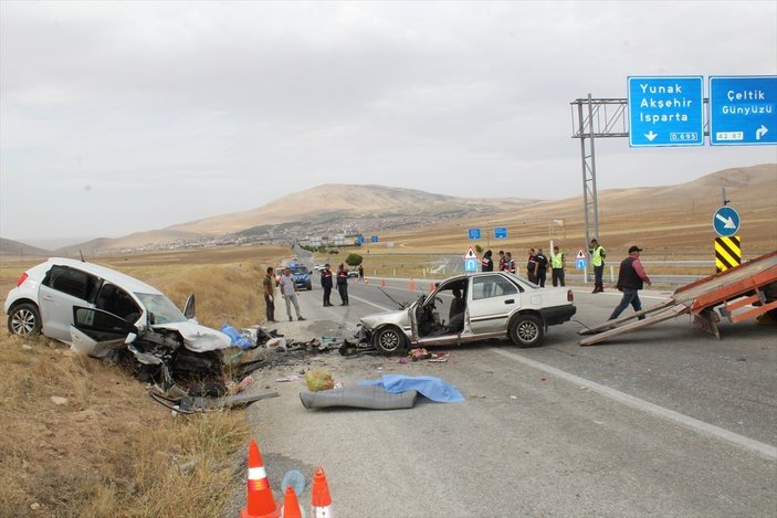 Konya'da otomobiller çarpıştı: 4 ölü