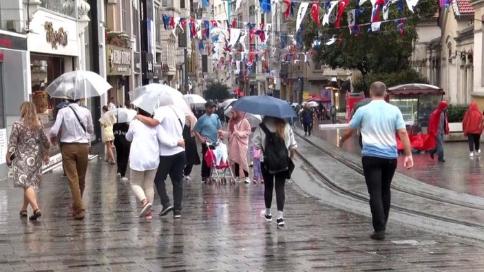 İstanbul'da beklenen yağmur başladı