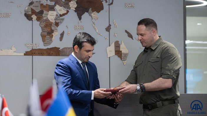 Selçuk Bayraktar'a Ukrayna Devlet Nişanı takdim edildi