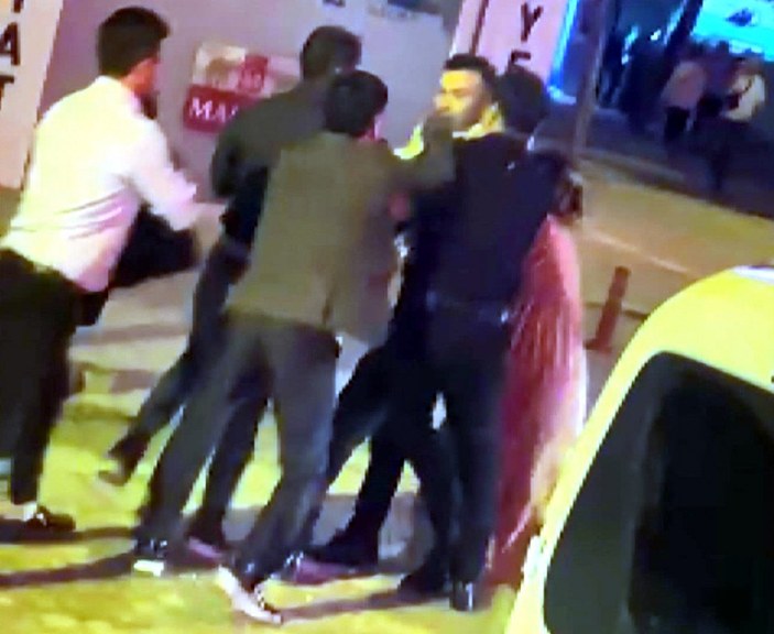 Avcılar’da düğün salonundan sokağa taşan kavgada 6 tutuklama