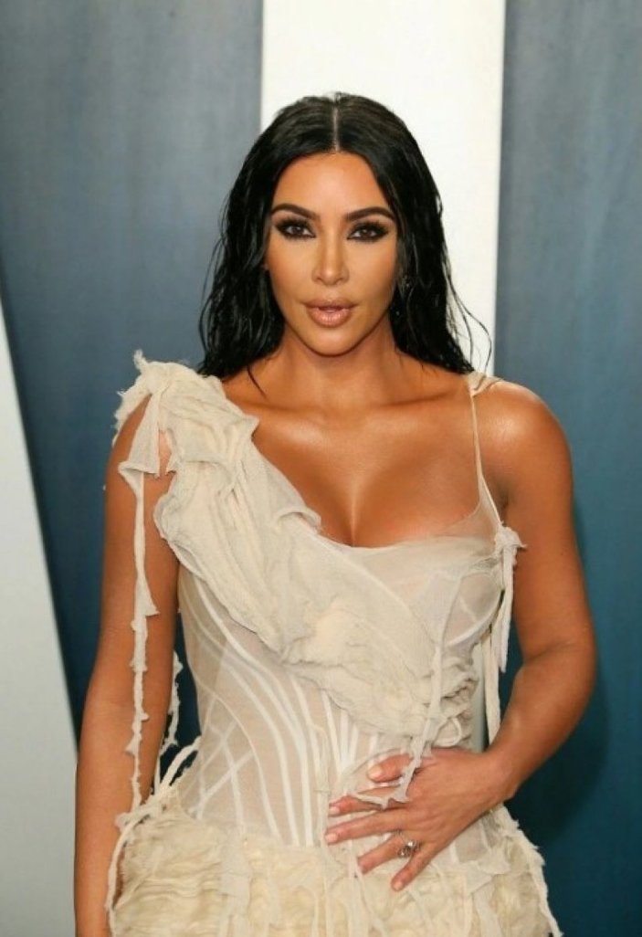 Kim Kardashian'a kripto para paylaşımı pahalıya patladı