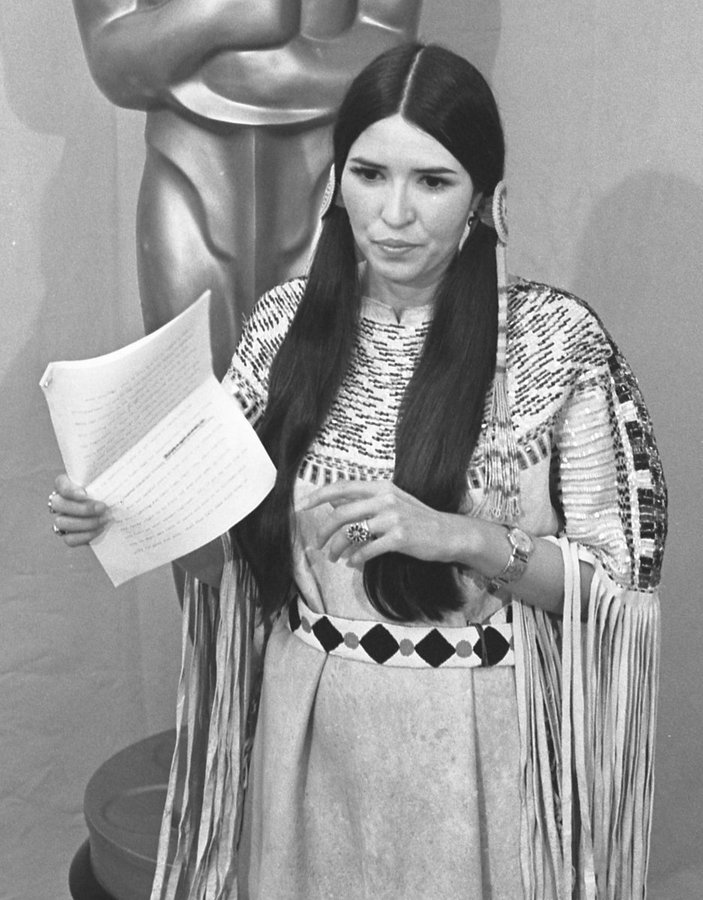 Marlon Brando’nun Oscar’ını reddeden aktivist Sacheen Littlefeather hayatını kaybetti